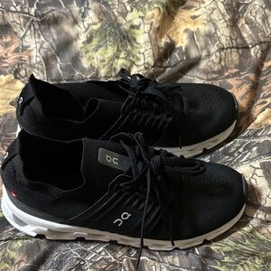 On Women's Black Athletic Shoes Cloudswift